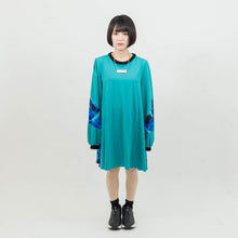 画像をギャラリービューアに読み込む, 【ラスト1点】【20%OFF】防衛機制グラフィックワンピース(ターコイズ)/ Defense mechanism graphic dress (turquoise)