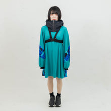 画像をギャラリービューアに読み込む, 【ラスト1点】【20%OFF】防衛機制グラフィックワンピース(ターコイズ)/ Defense mechanism graphic dress (turquoise)